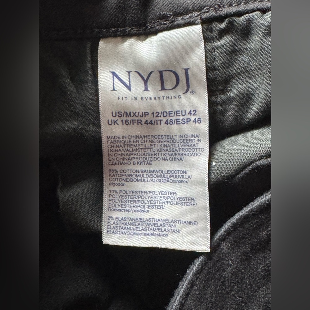 NWOT NYDJ “Briella” 11 inch Black Jean Shorts - Picture 11 of 14